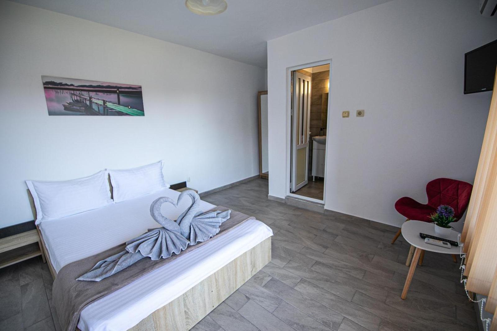 Hotel Casa Jessi Două Mai Zewnętrze zdjęcie