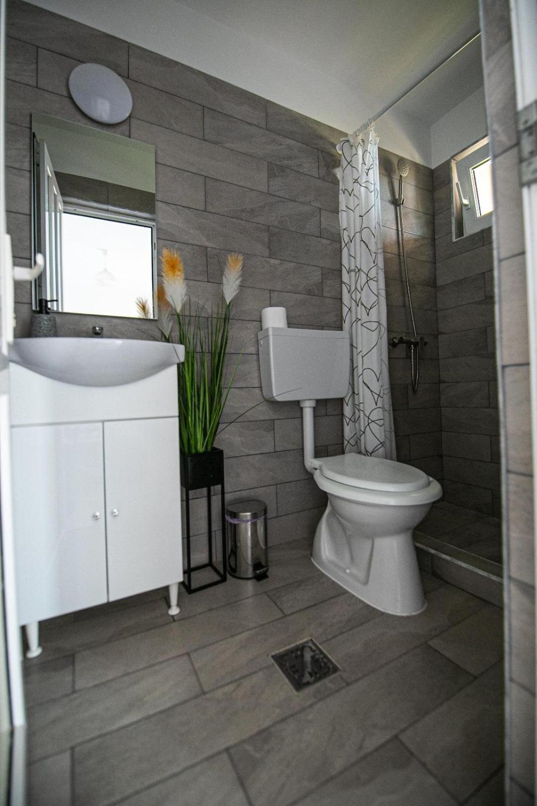 Hotel Casa Jessi Două Mai Zewnętrze zdjęcie