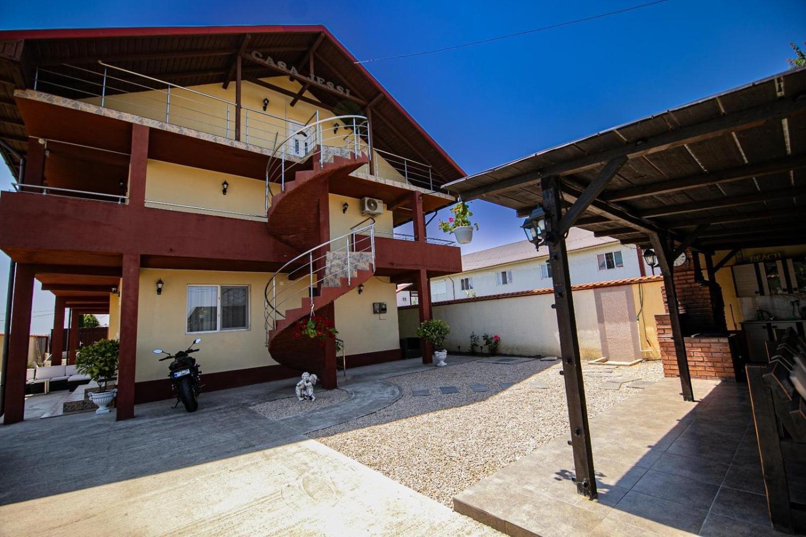Hotel Casa Jessi Două Mai Zewnętrze zdjęcie